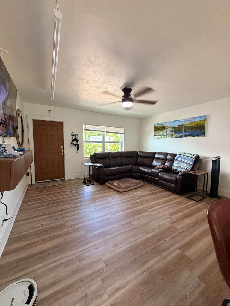 175 E 24th Street - Photo 3
