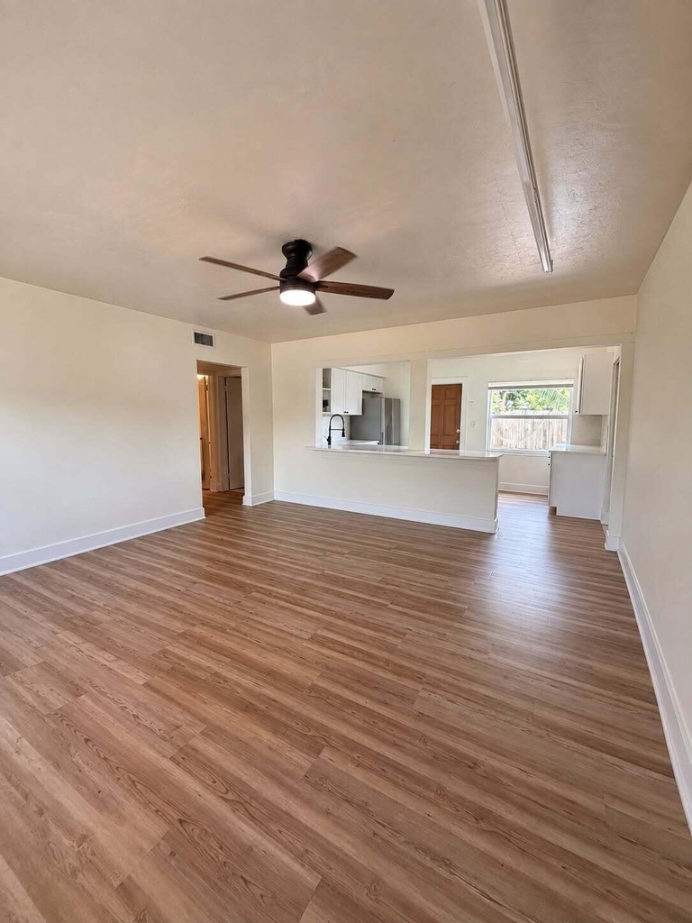 175 E 24th Street - Photo 4