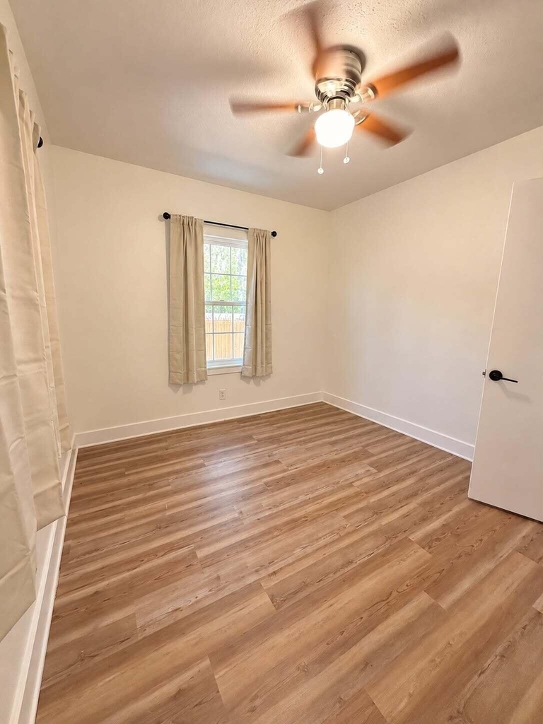 175 E 24th Street - Photo 17