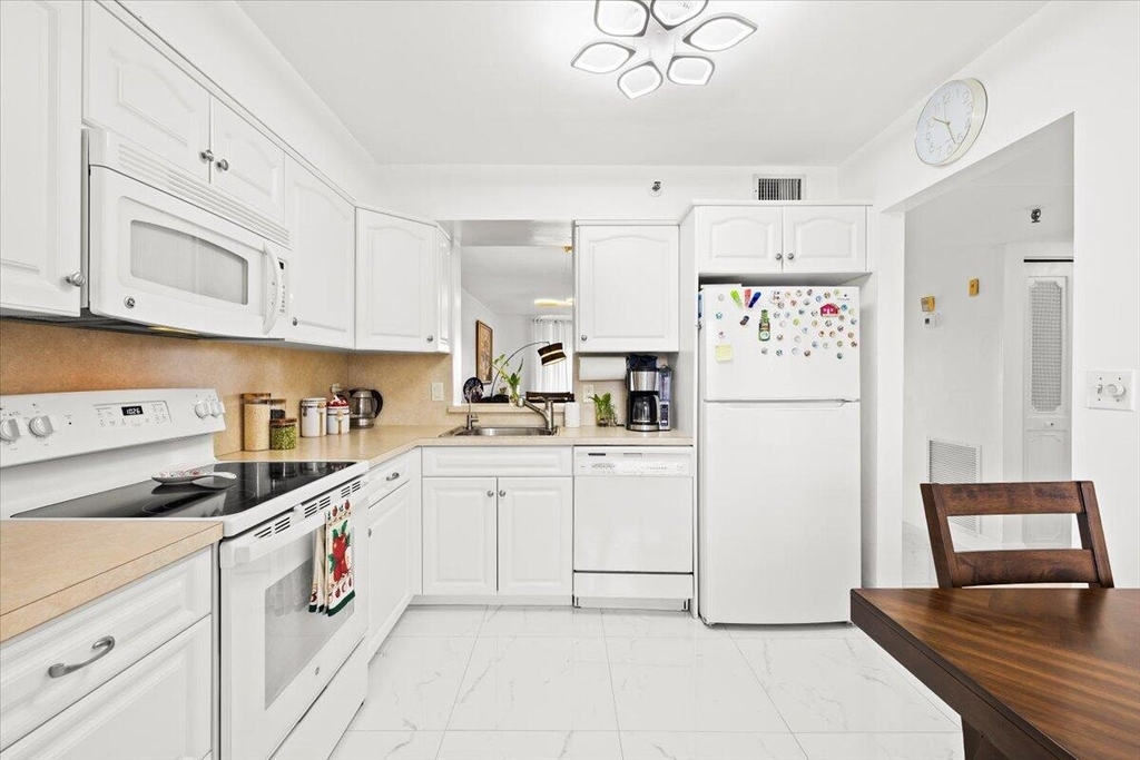 4550 Nw 18th Avenue - Photo 5