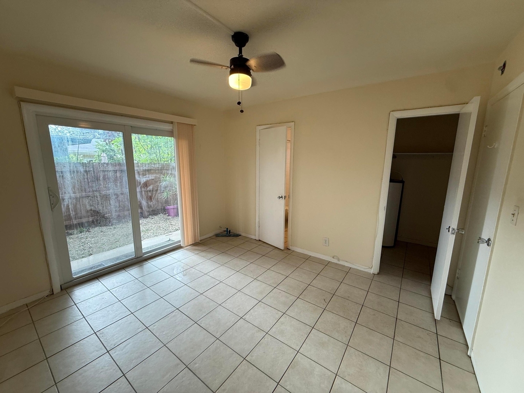 909 Se 14th Court - Photo 7