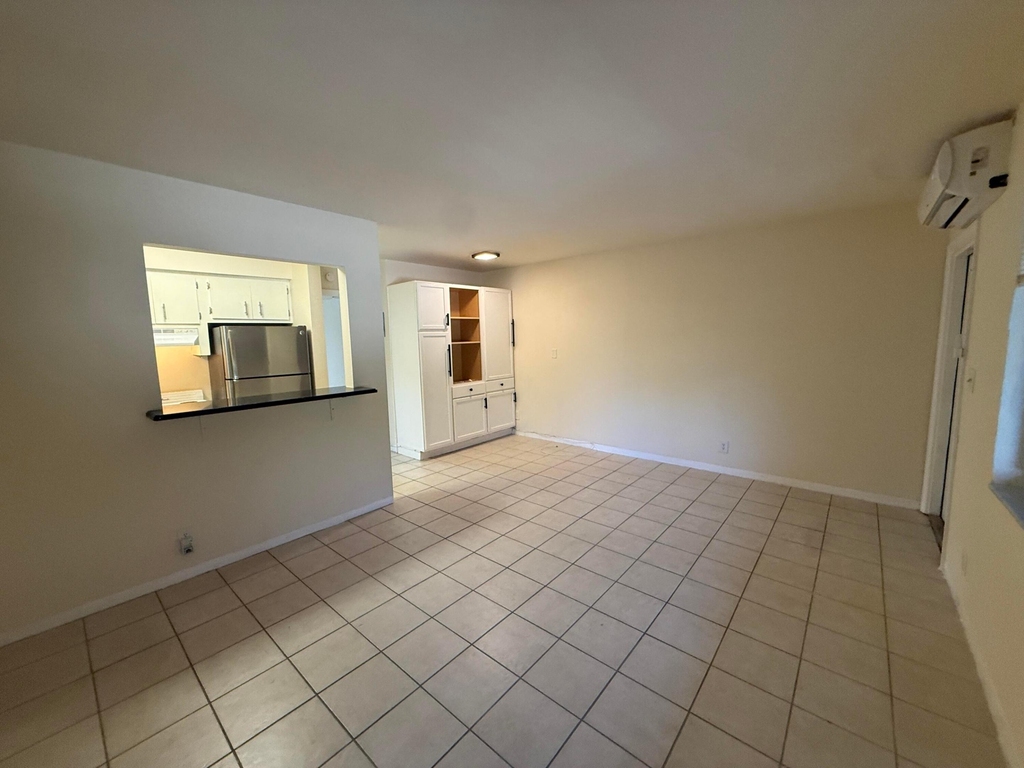 909 Se 14th Court - Photo 9