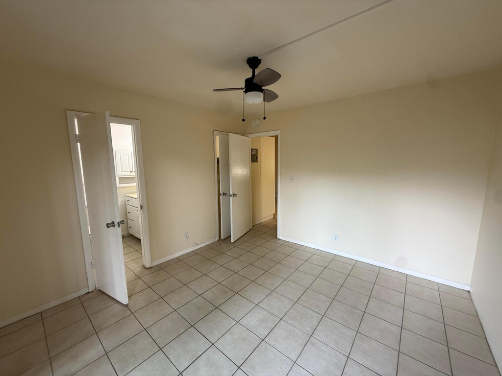 909 Se 14th Court - Photo 3