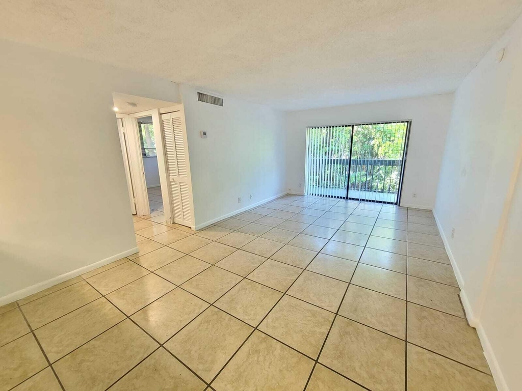 1720 N Congress Avenue - Photo 2