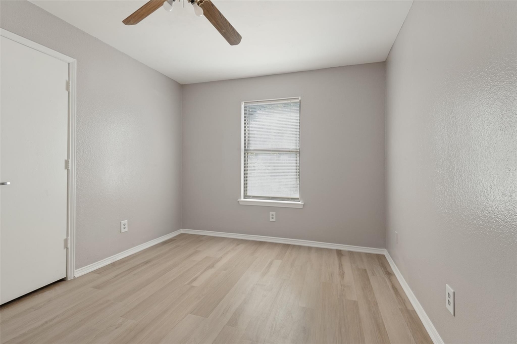 1003 Stewart Avenue - Photo 7