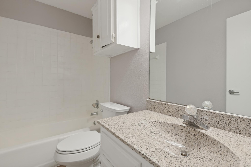 1003 Stewart Avenue - Photo 6