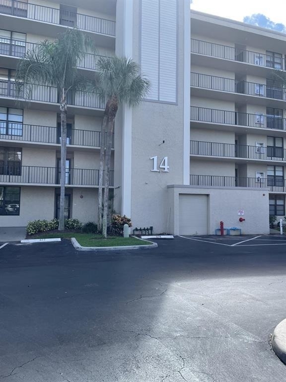 14 Royal Palm Way - Photo 3