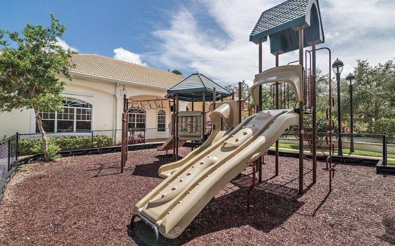 9211 Myrtlewood Circle W - Photo 23