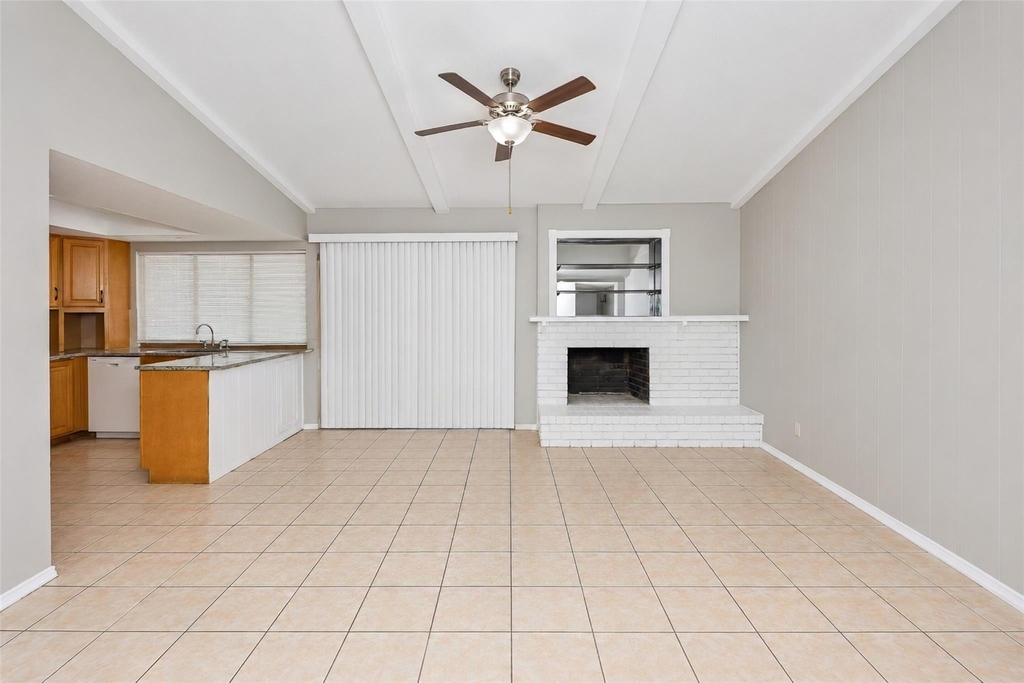 1204 W Spring Creek Parkway - Photo 15