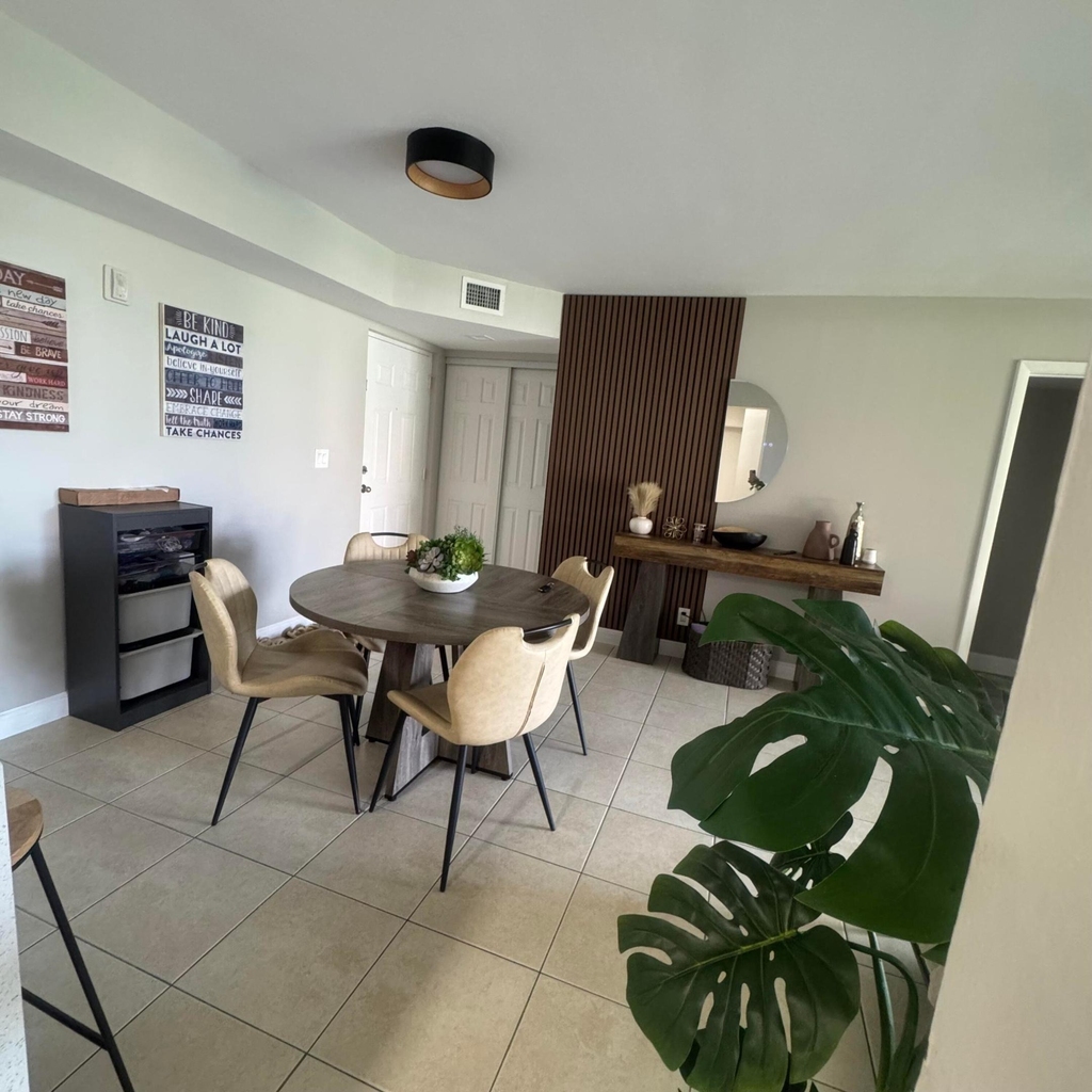 5741 Riverside Drive - Photo 3