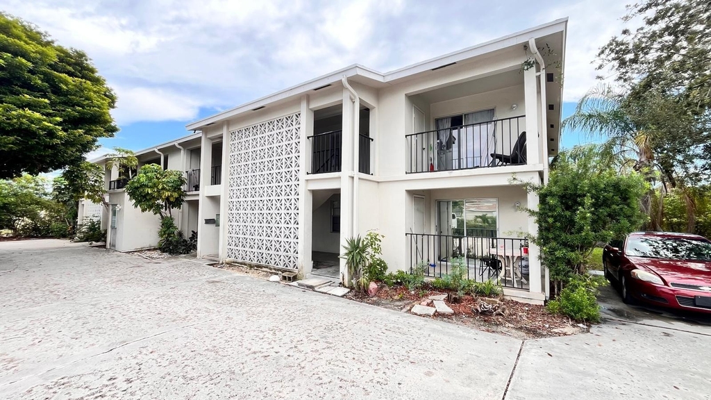 126 S D Street - Photo 24