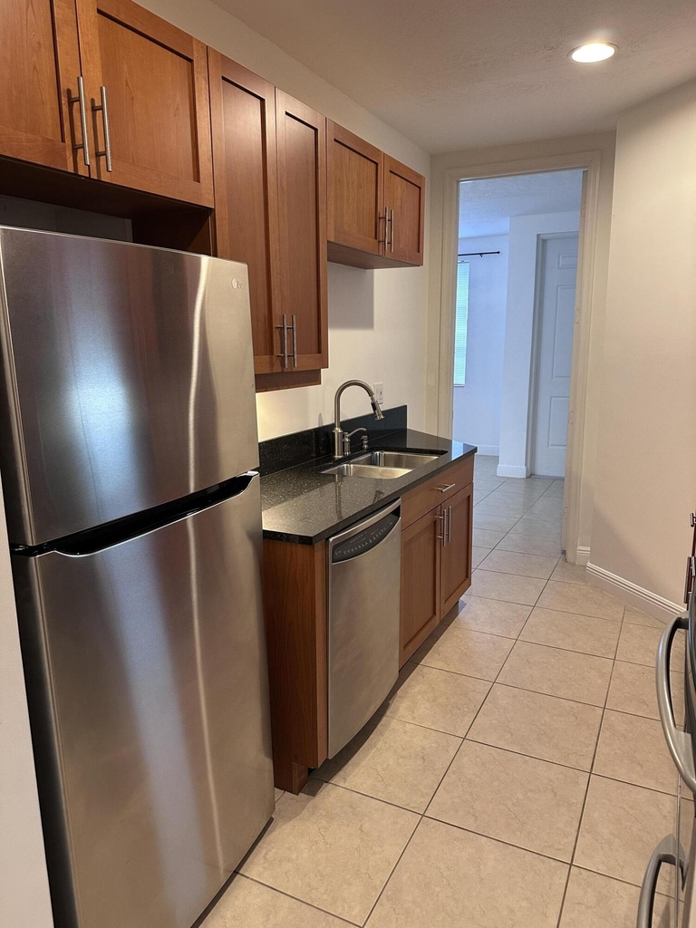 252 Sw 14th Avenue - Photo 3