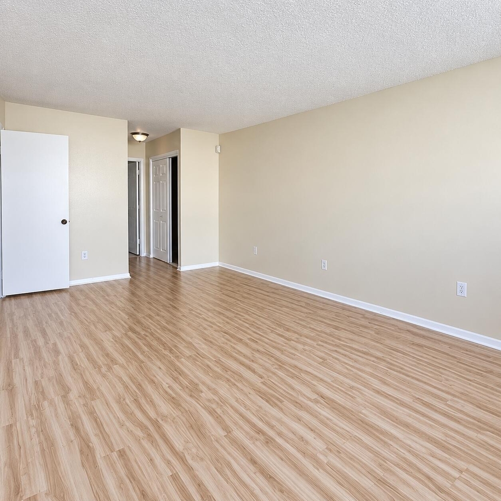 2851 Ne 183rd Street - Photo 4