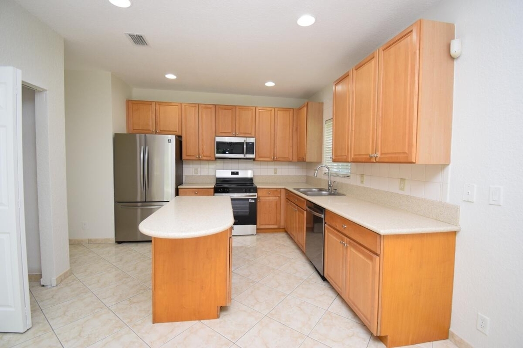 12693 Nw 7th Street - Photo 3