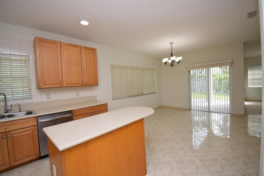 12693 Nw 7th Street - Photo 4