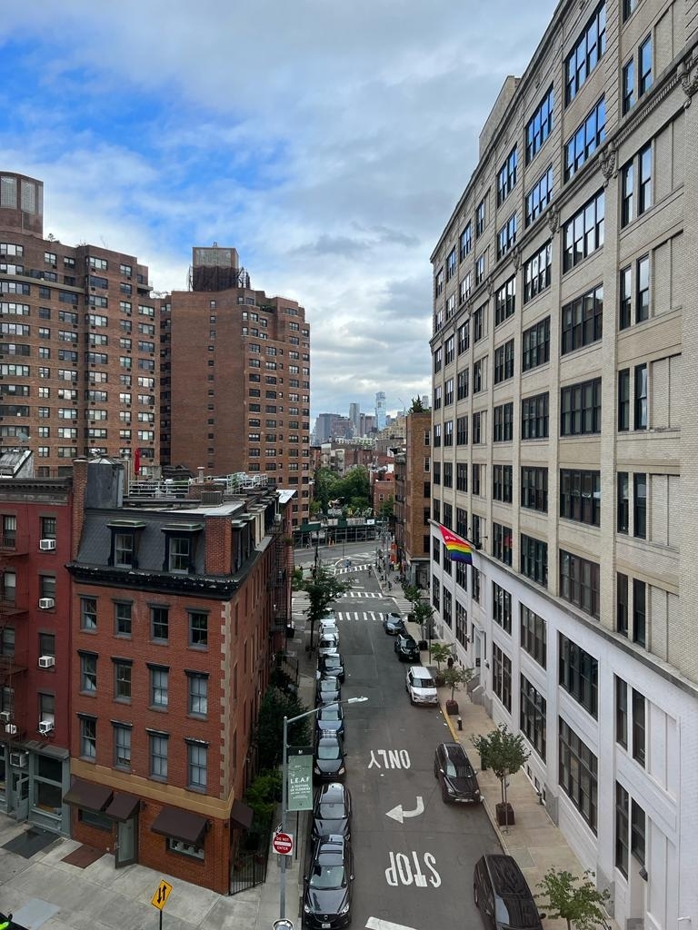 West 13th Street - Photo 5