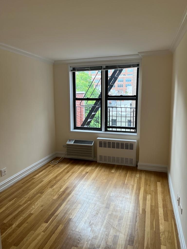West 13th Street - Photo 9