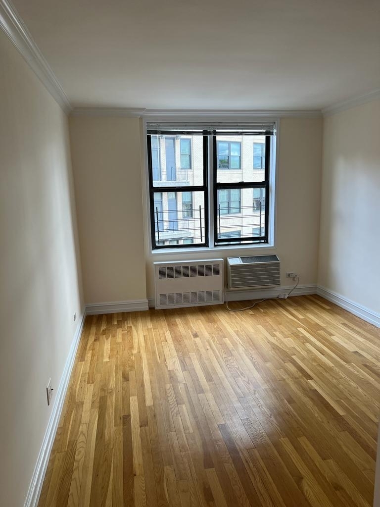 West 13th Street - Photo 7