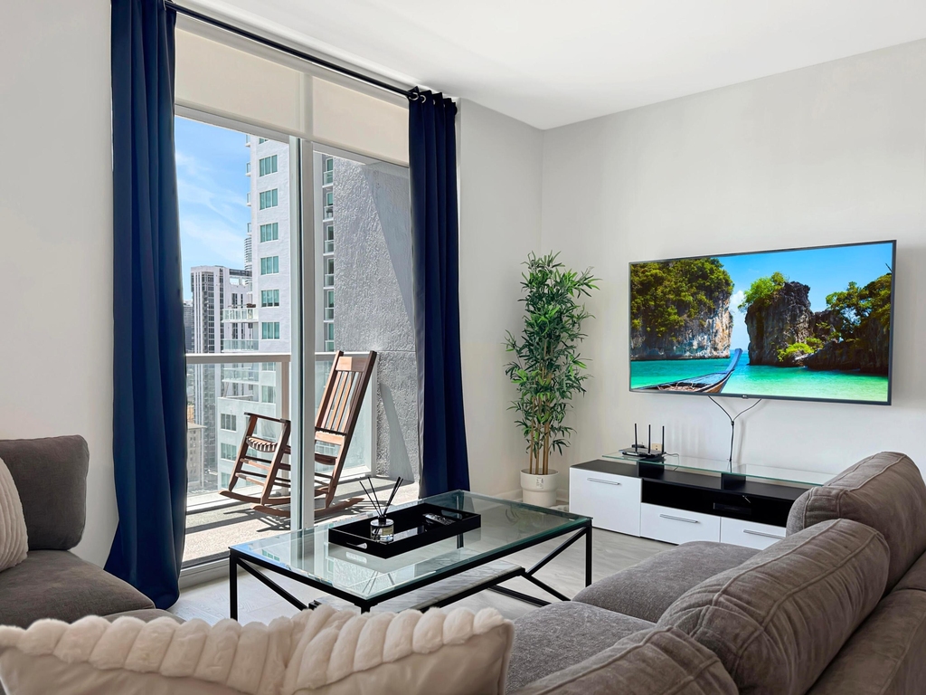 244 Biscayne Boulevard - Photo 5