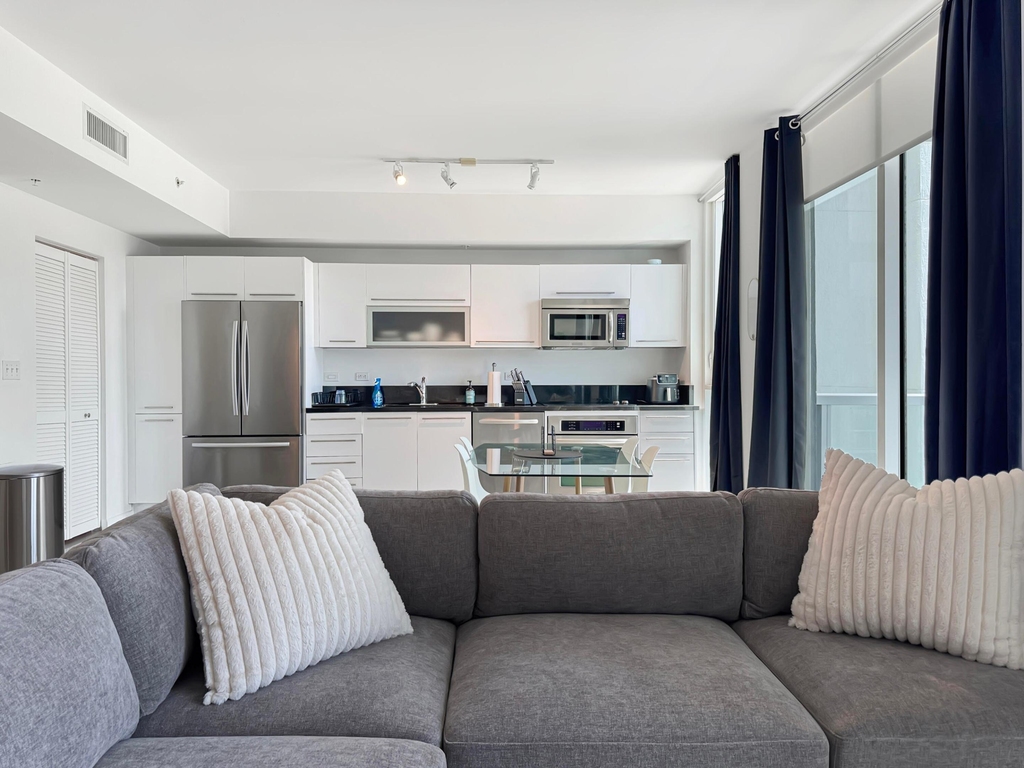 244 Biscayne Boulevard - Photo 7