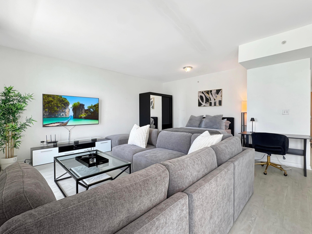 244 Biscayne Boulevard - Photo 11