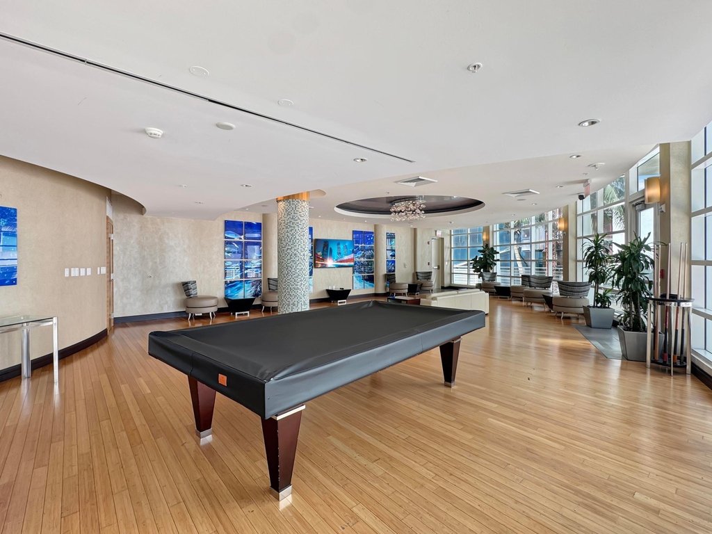 244 Biscayne Boulevard - Photo 25