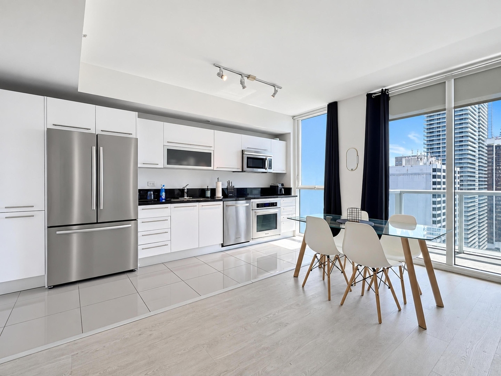 244 Biscayne Boulevard - Photo 8