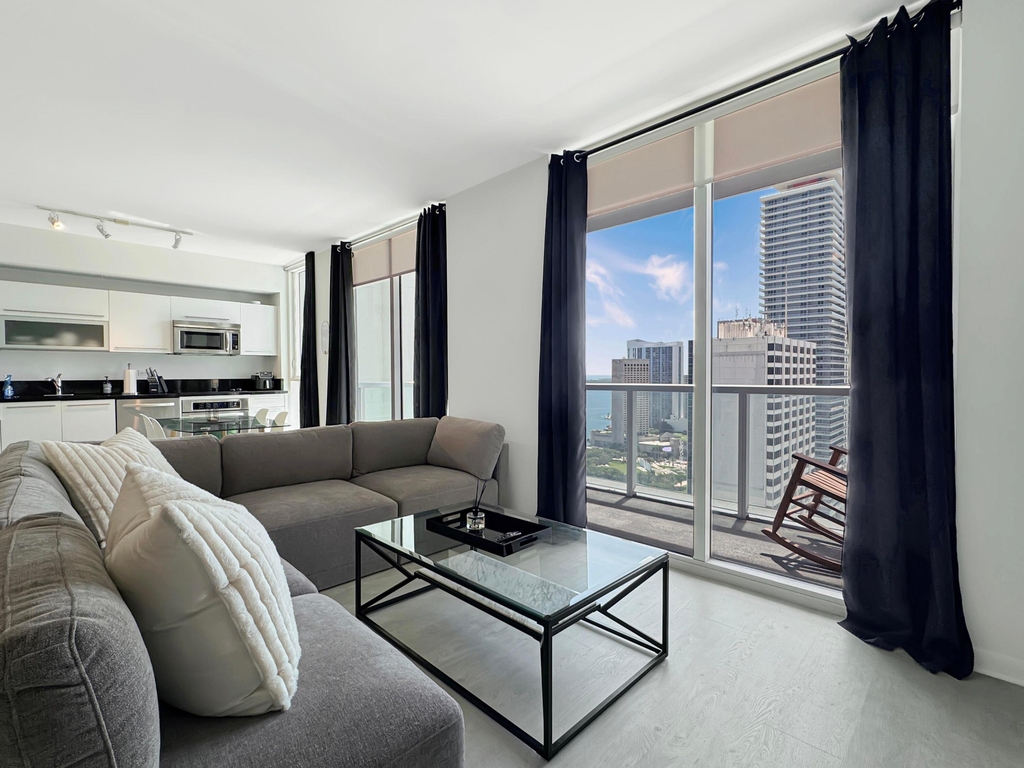 244 Biscayne Boulevard - Photo 0