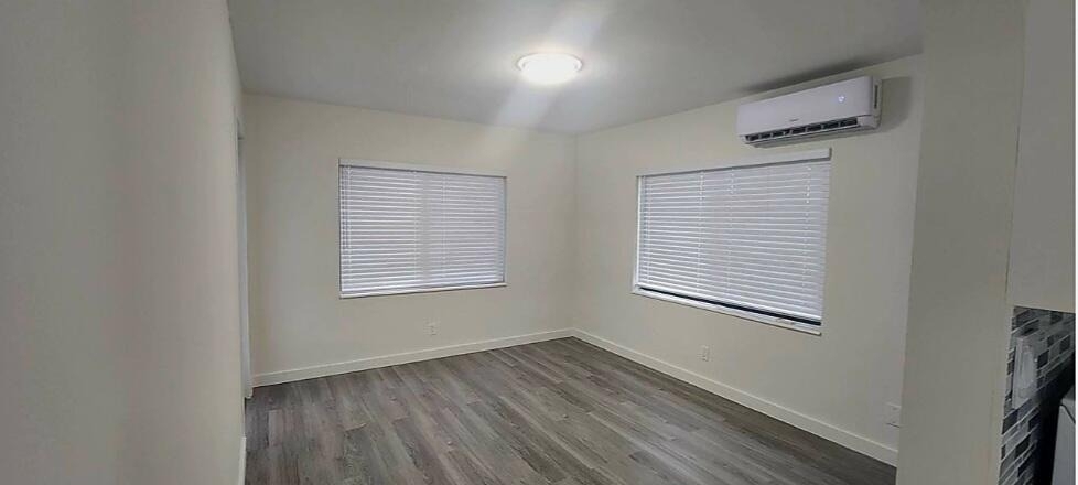 1836 Lincoln Street - Photo 4