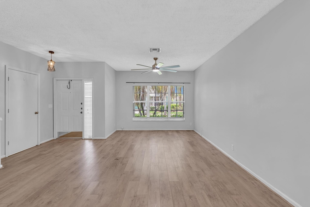 10881 Sea Hibiscus Lane - Photo 5