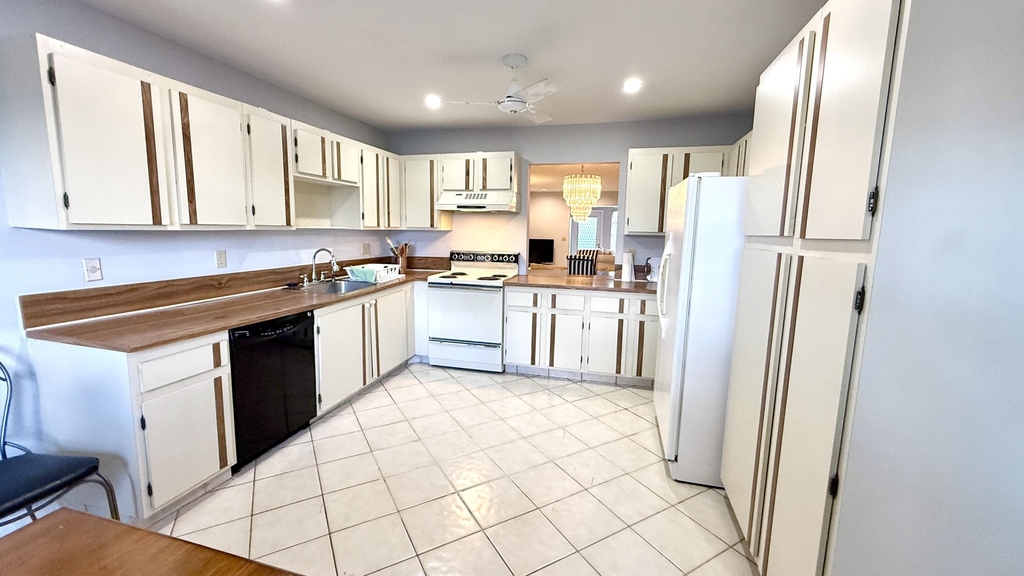 5242 Privet Place - Photo 2