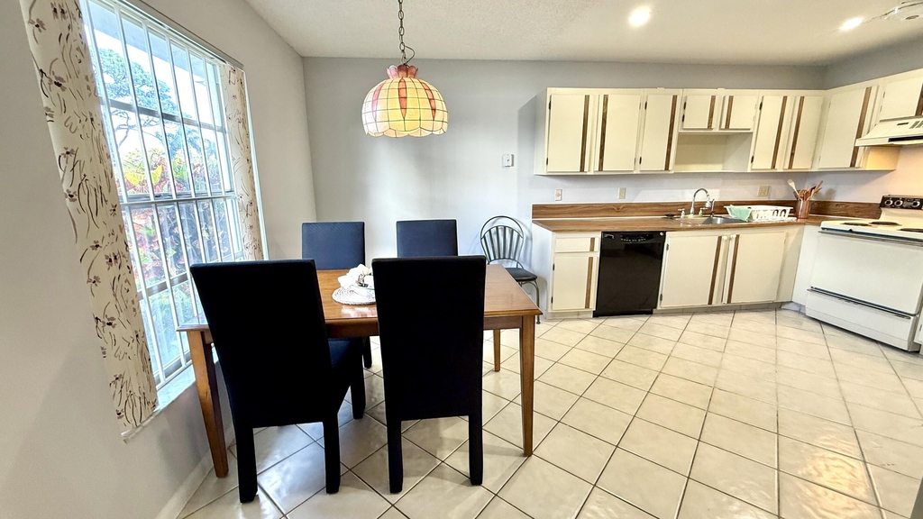 5242 Privet Place - Photo 7