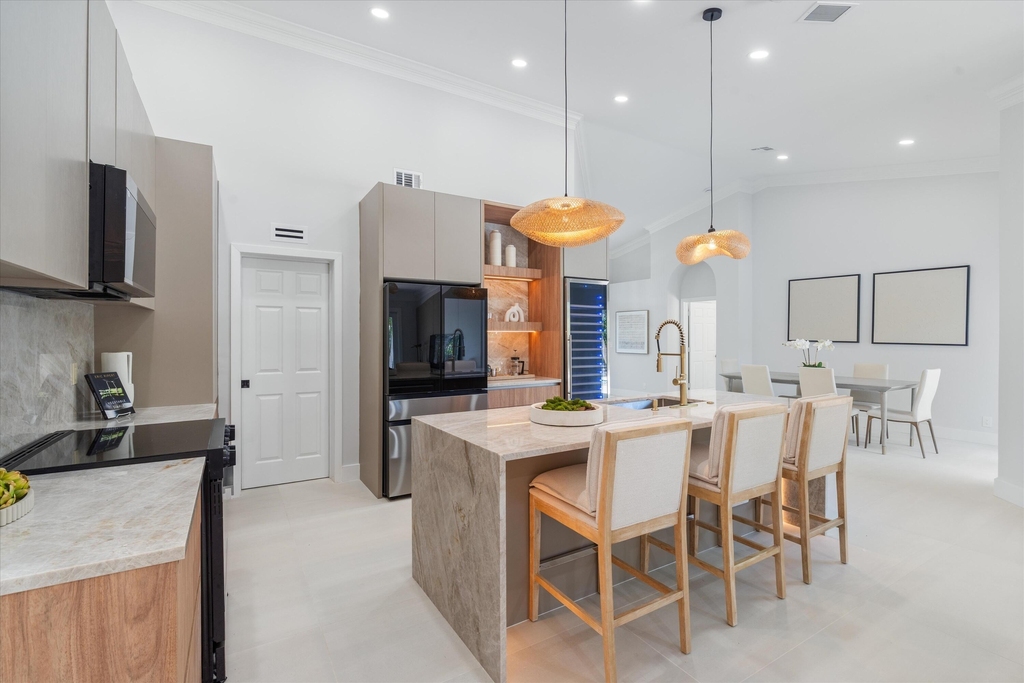1132 Ne 3rd Avenue - Photo 8