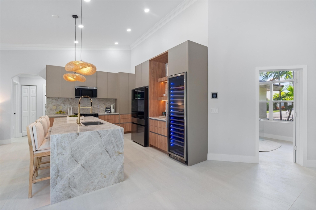 1132 Ne 3rd Avenue - Photo 7