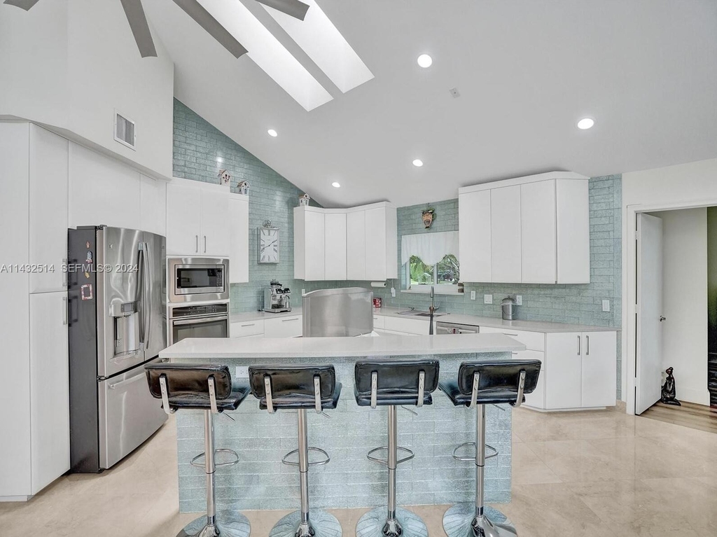 4495 Woodfield Boulevard - Photo 5