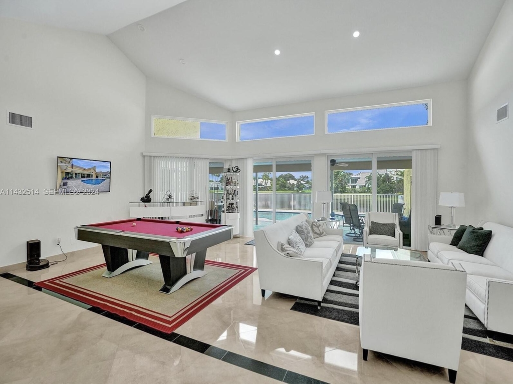 4495 Woodfield Boulevard - Photo 9