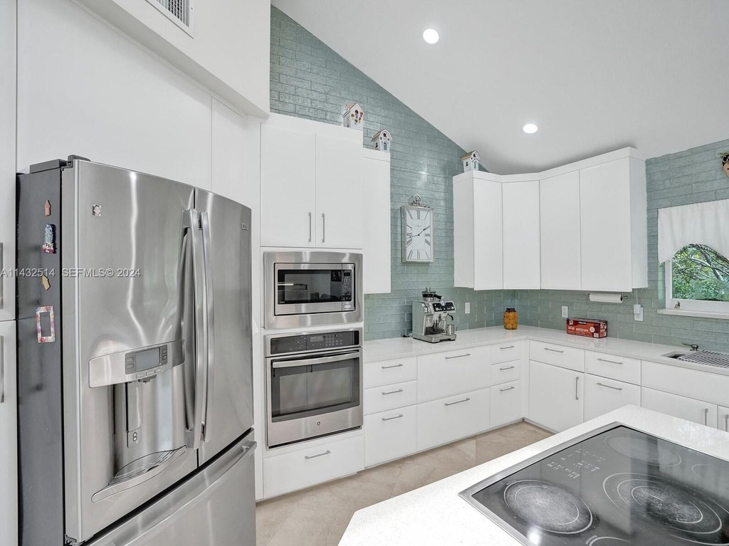 4495 Woodfield Boulevard - Photo 7
