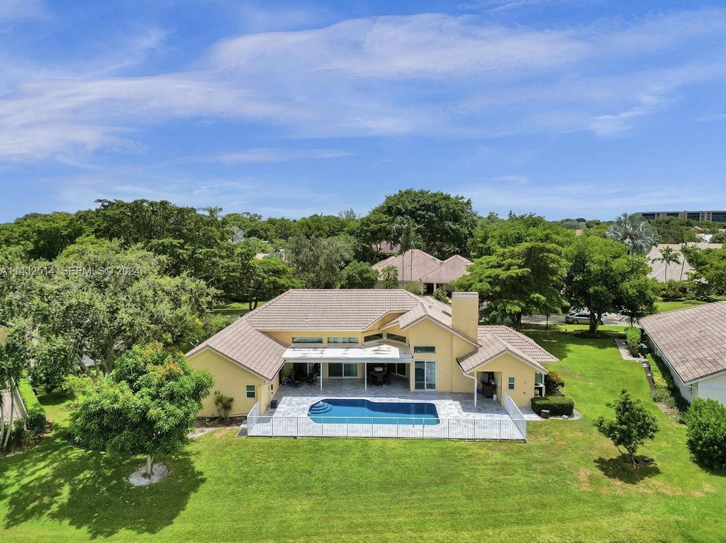 4495 Woodfield Boulevard - Photo 1