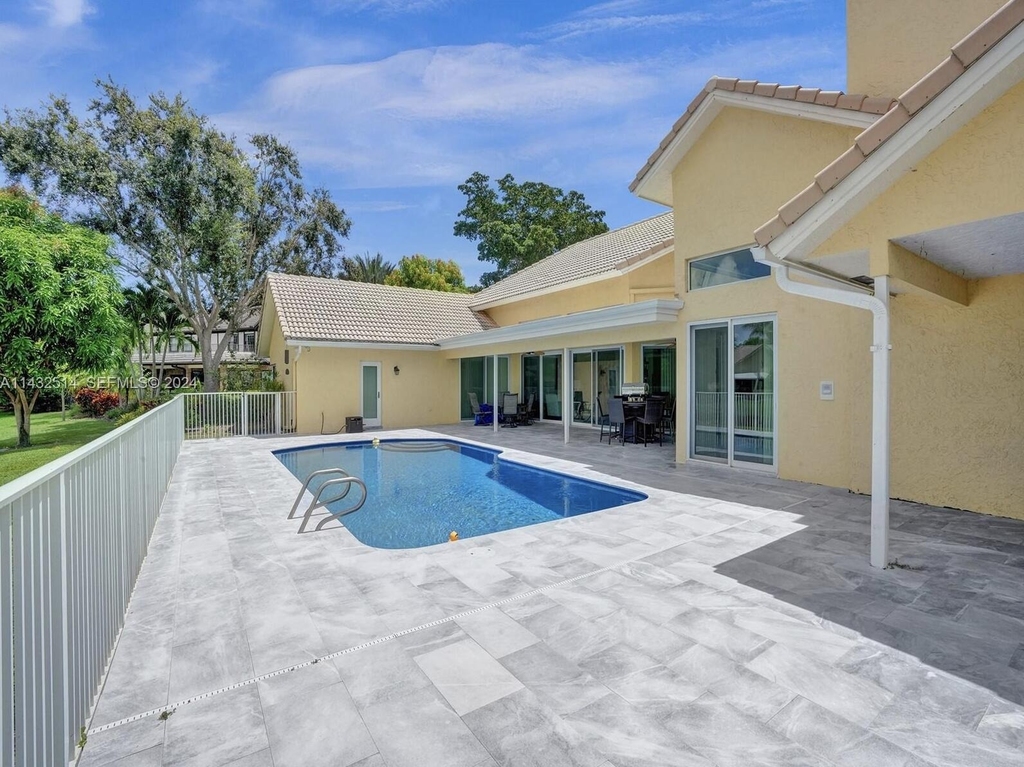 4495 Woodfield Boulevard - Photo 4