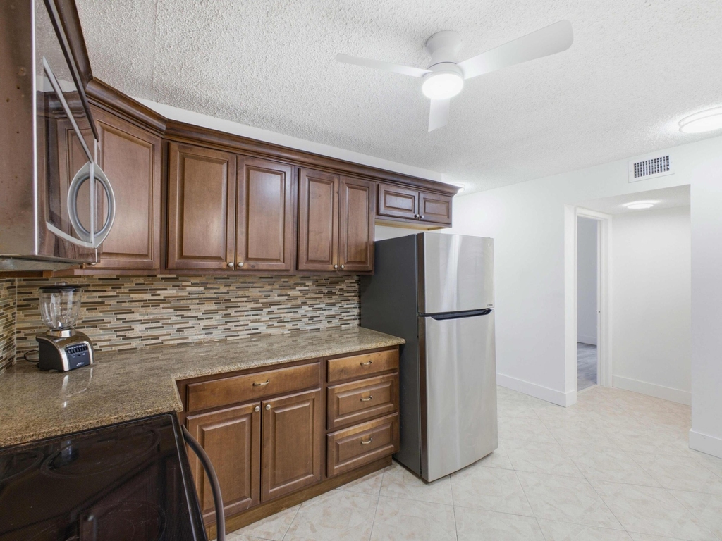 9160 Fairbanks Lane - Photo 8