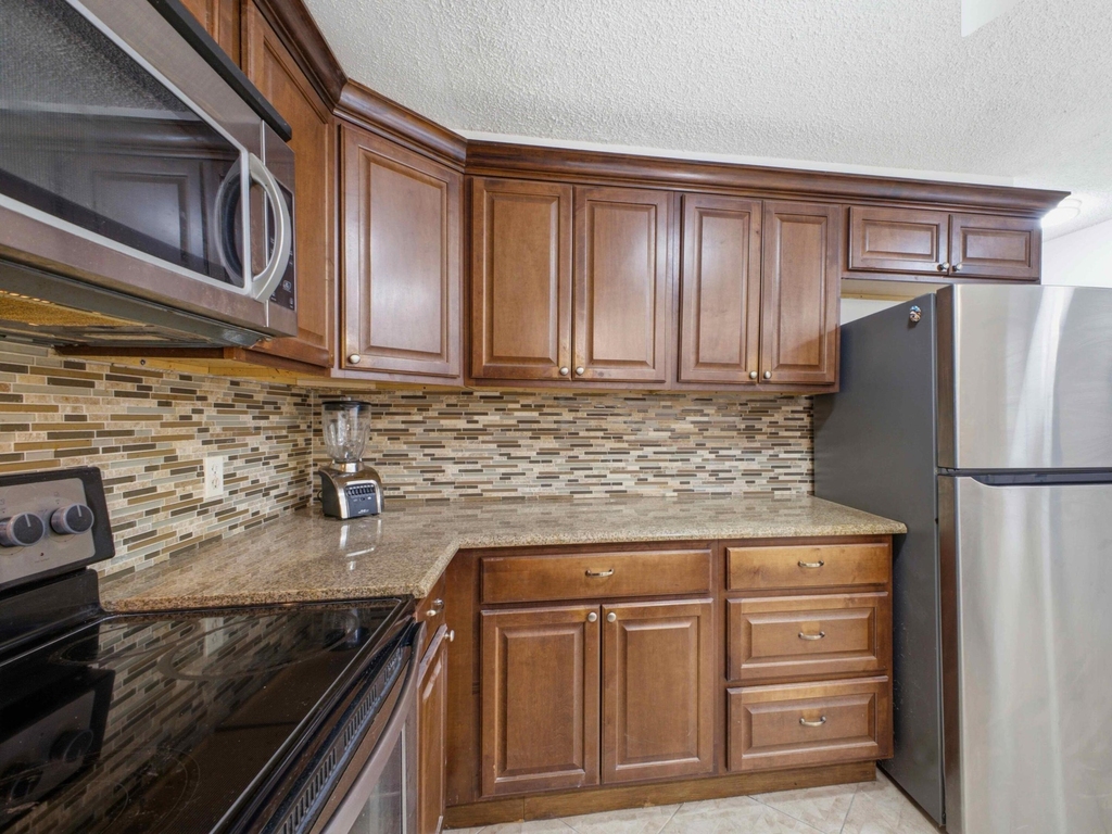 9160 Fairbanks Lane - Photo 9