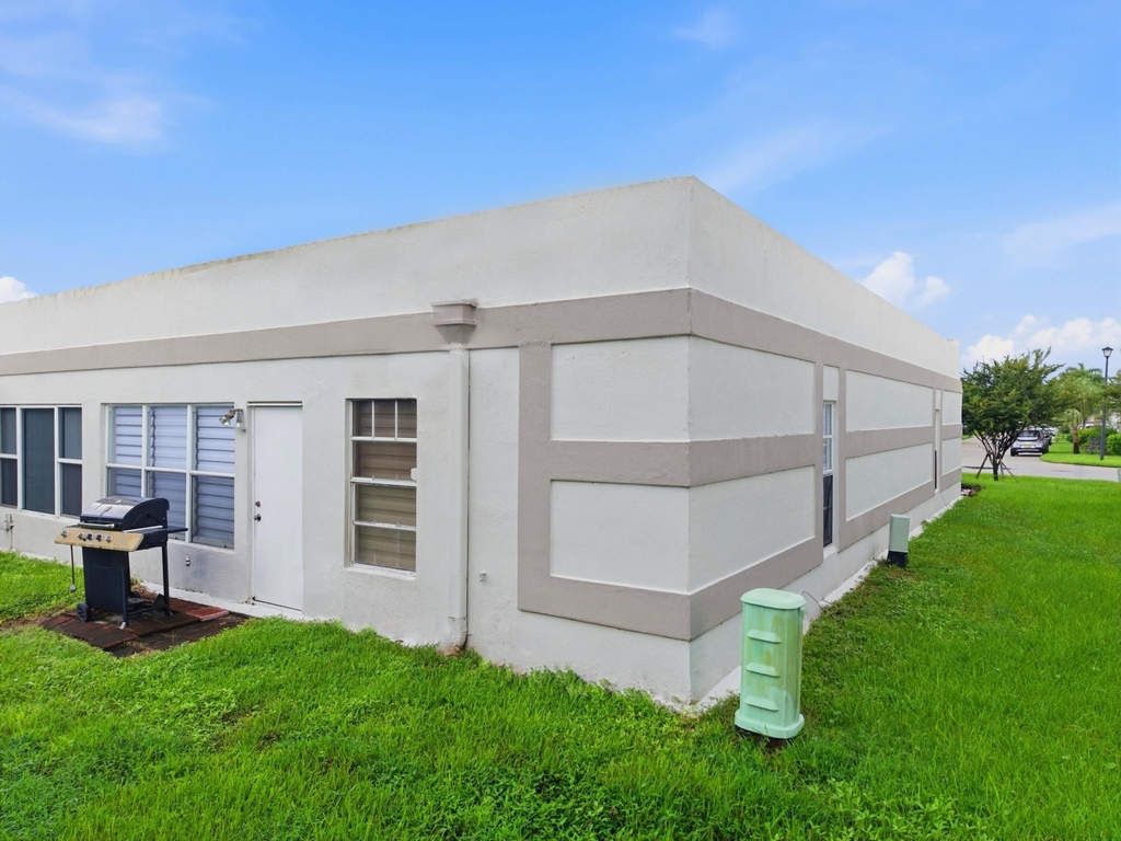 9160 Fairbanks Lane - Photo 31