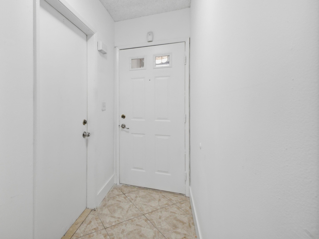 9160 Fairbanks Lane - Photo 6
