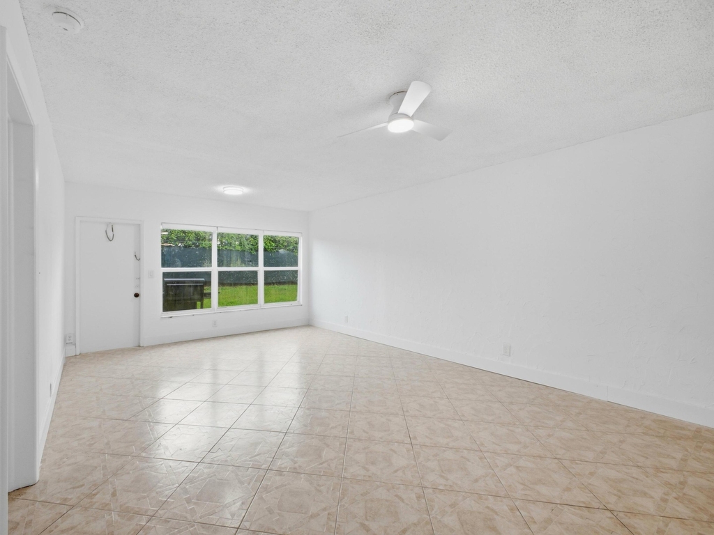 9160 Fairbanks Lane - Photo 20