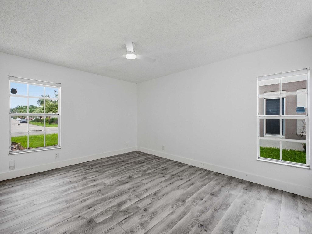 9160 Fairbanks Lane - Photo 23