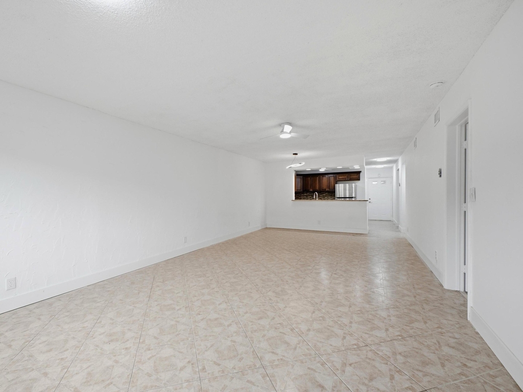 9160 Fairbanks Lane - Photo 15