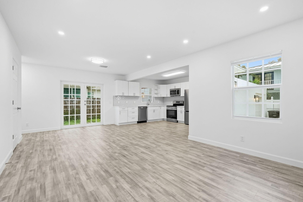 5203 N Flagler Drive - Photo 1