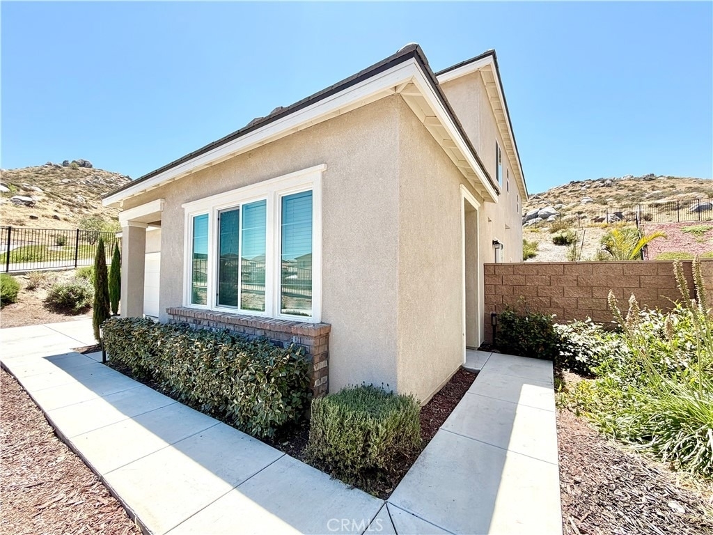 30411 Ridgecrest Avenue - Photo 0
