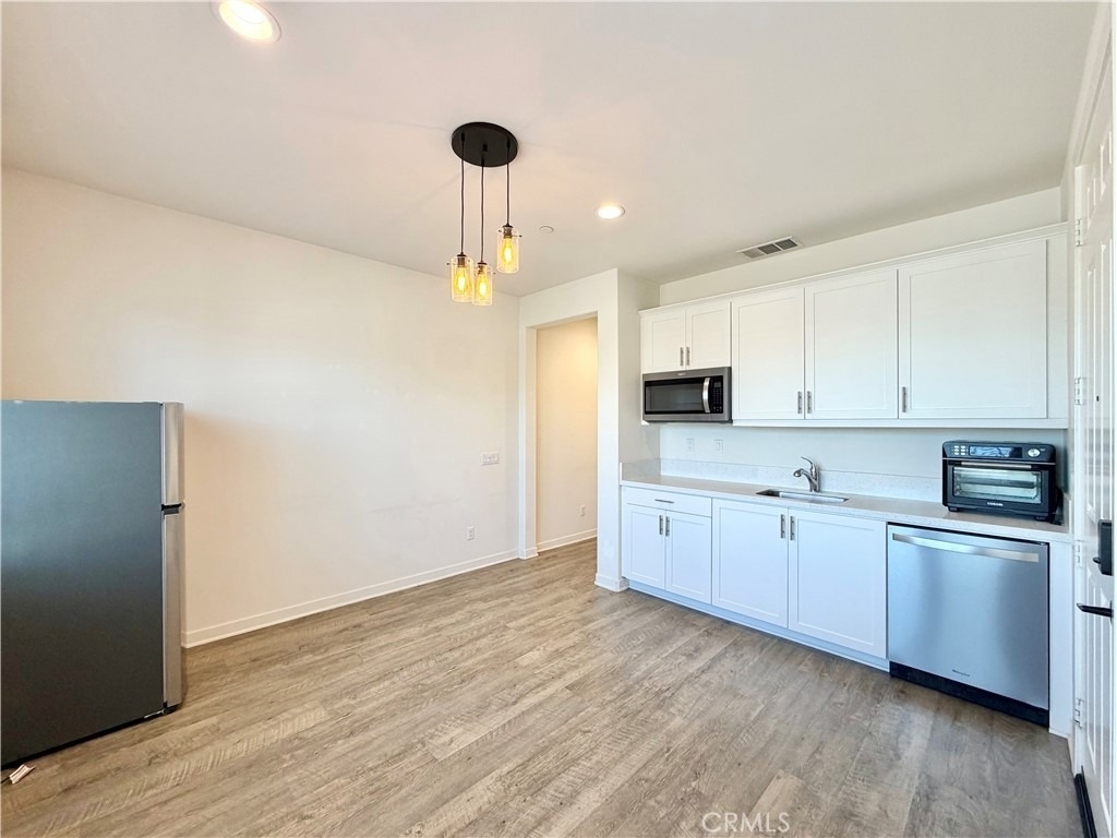 30411 Ridgecrest Avenue - Photo 2