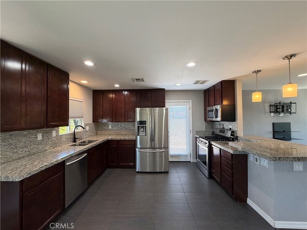 499 N 10th - Photo 3
